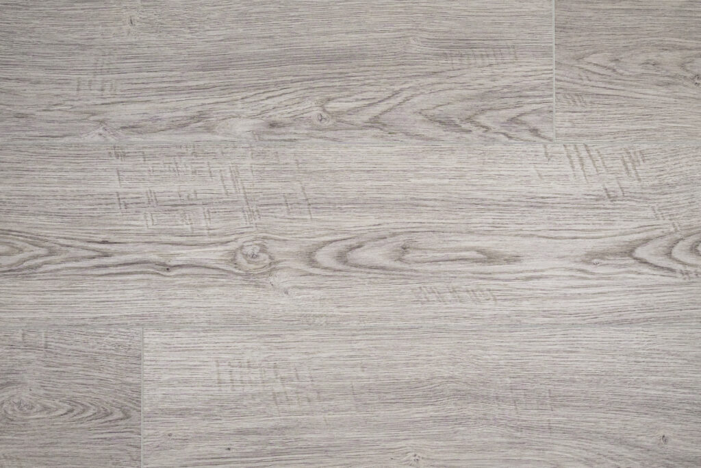 Ламинат 34 класса EVERSENSE Classic EL1050 Дуб Виктория светло-серый